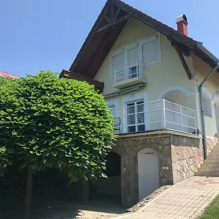 Farkas Apartman * Rezi